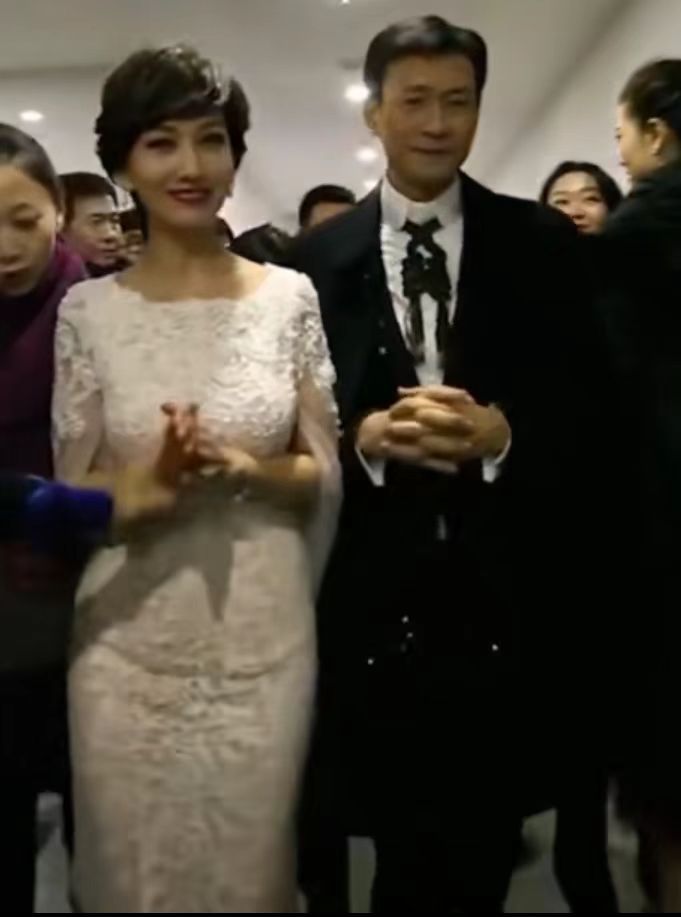 郑少秋赵雅芝同框 郑少秋赵雅芝同框引发热议，网友表示:“真的不敢相信这是两个七十