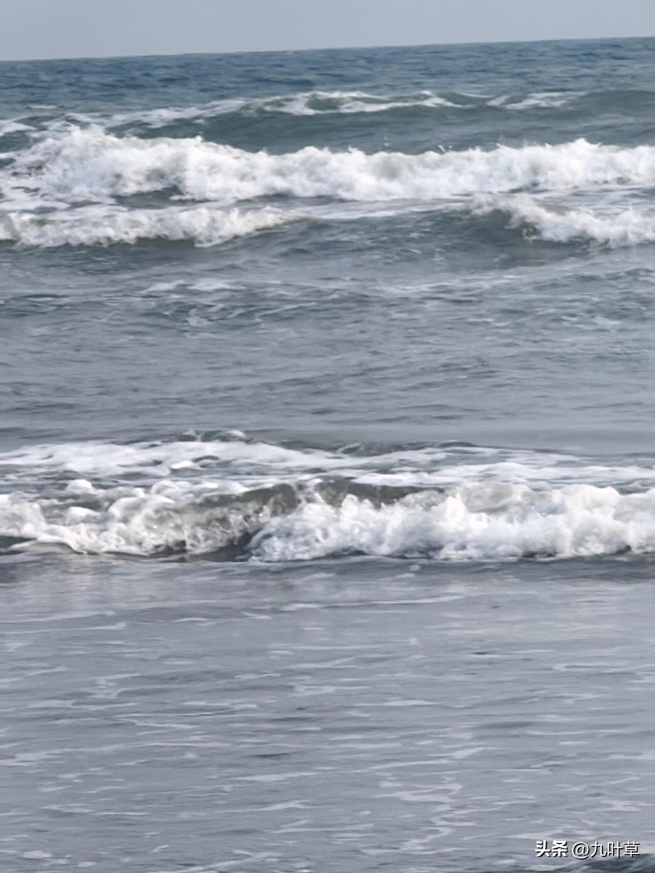 下联一:
怒海卷惊涛
[比心][比心][比心]
下联二：
惊雷震九天
[握手][