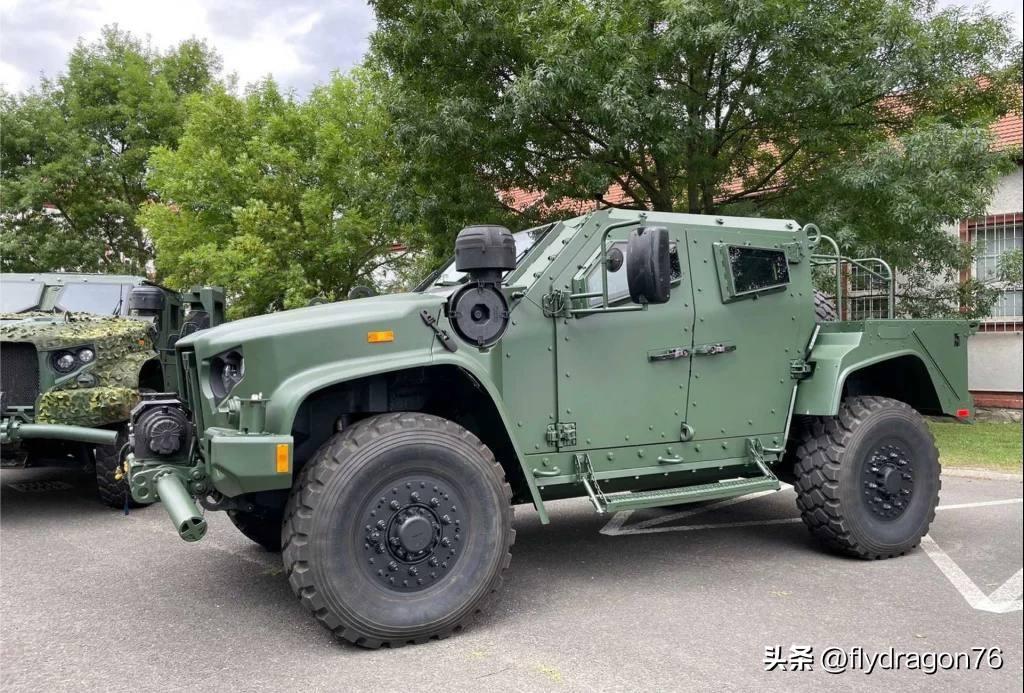 🚛🇸🇰🇺🇸 斯洛伐克接收首批奥什科什M1278A1/A2和JLTV装甲