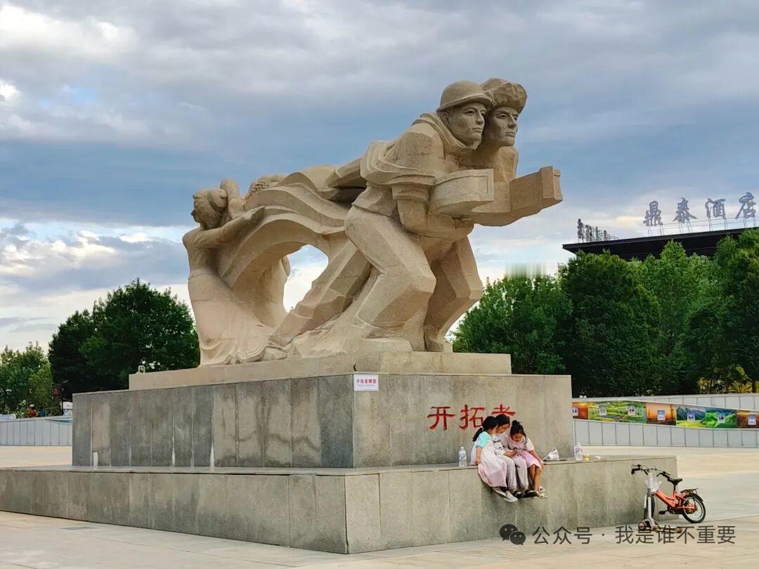 谁干掉了旅行社
 
一个很矛盾的现象：旅游越来越热，景区人满为患，高铁一票难求，