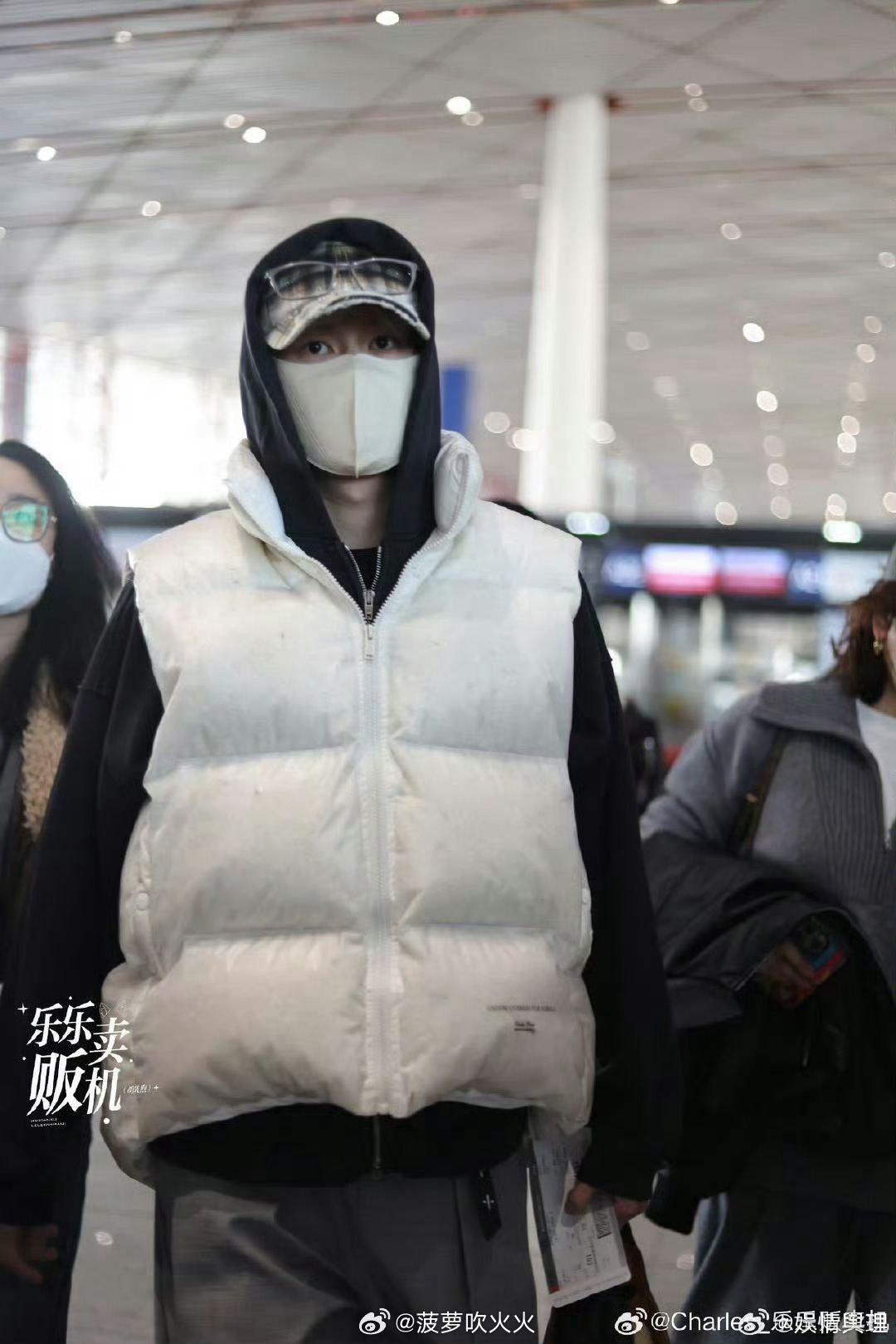 胡先煦秒删博这个小胡活人感有点太重！刚想给粉丝的惊喜的新发色结果进机场过安检直接