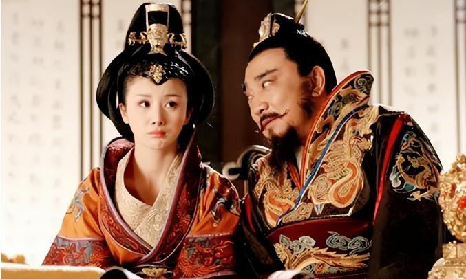 后梁太祖到宰相张全义家里度夏，竟将其妻女都给糟蹋了个遍，让她们轮番着伺候自己，于