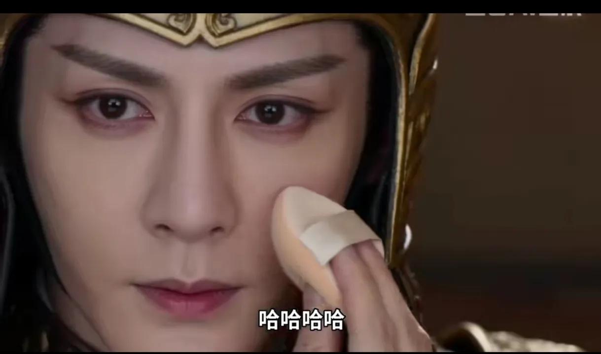 逐玉是古偶爱情剧，注意重点：爱情剧。
不是战争剧。
所以从头到尾，剧情基本都是男