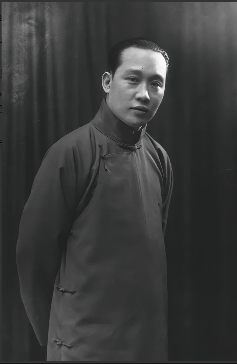 1918年，荀慧生大婚，洞房花烛迫不及待掀开盖头，瞬间愣住了——床上的新娘，竟是