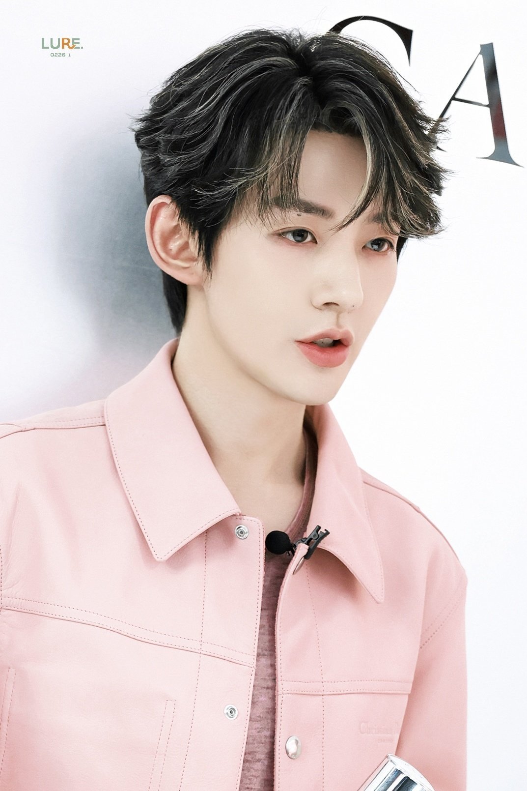 邓为线下活动饭拍，今天是甜甜的水蜜桃[送花花] 