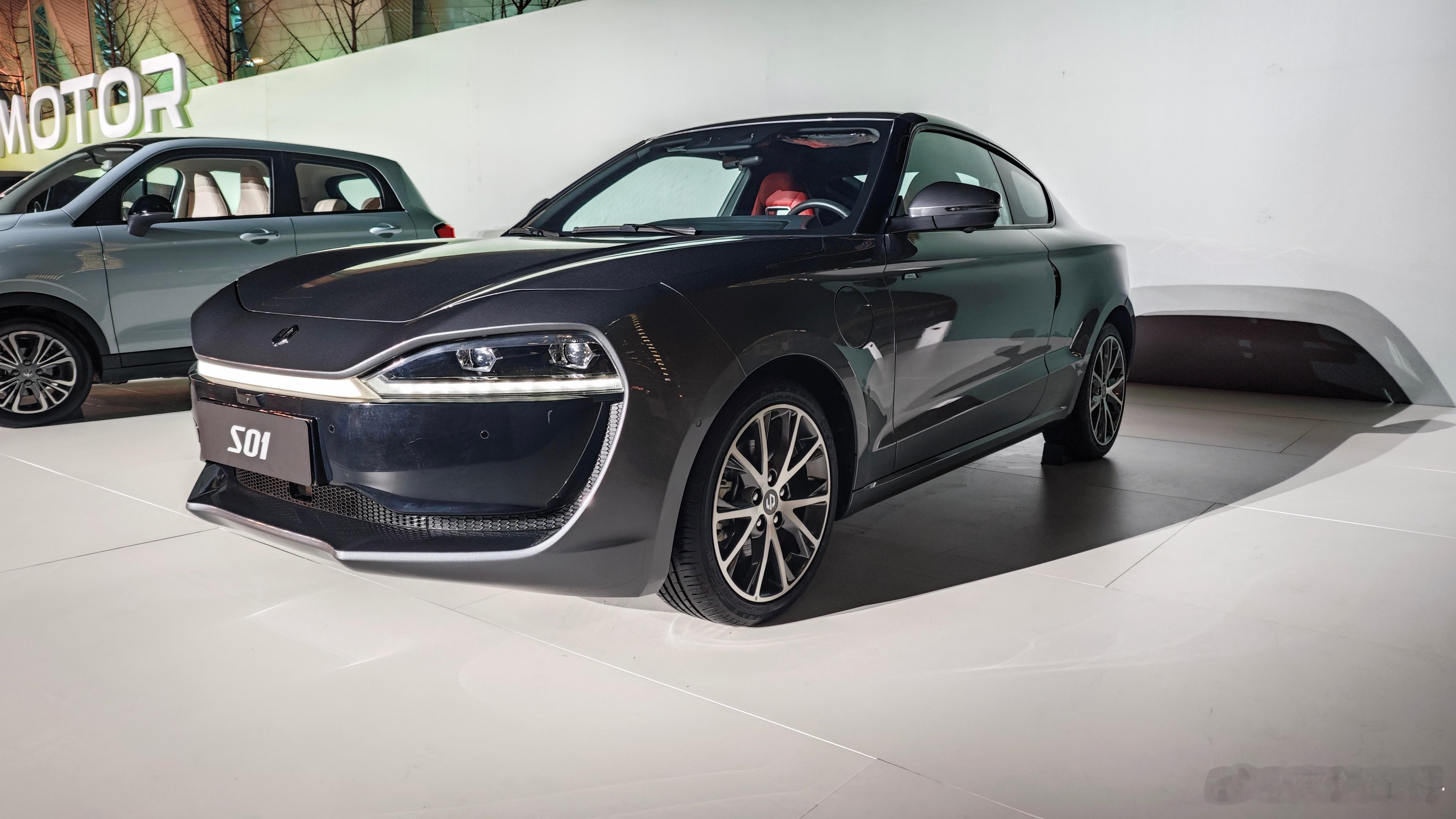 看到了一台零跑 S01谁还记得它？当时厂家真的宠年轻用户两门 小跑车造型 10 