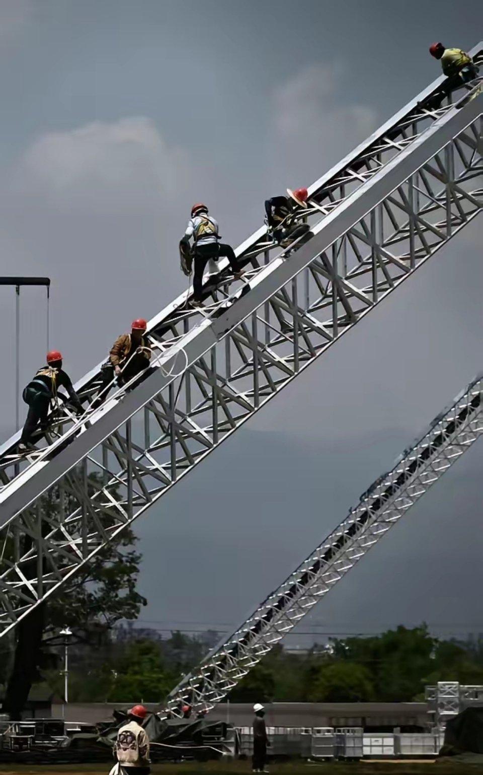 华晨宇演唱会延期华晨宇演唱会延期，歌迷的反应让人意外！华晨宇演唱会突然宣布延期，