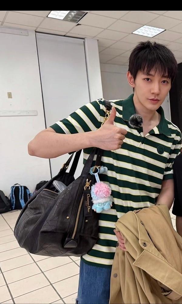 花少路人镜头下的邓为，完全是顺毛男大来的花儿与少年