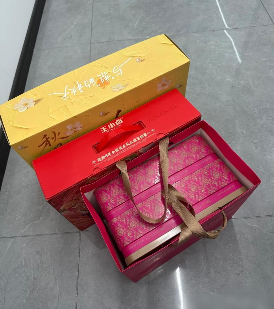 大姑姐回来送中秋礼，六个礼盒个个拆开吃了一个！

说实话，换谁忙活半天，心里都不