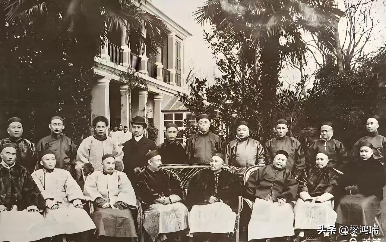 1902年7月，清廷任命梁诚为‌出使美国、西班牙和秘鲁大臣‌，并赏‌三品卿衔‌‌