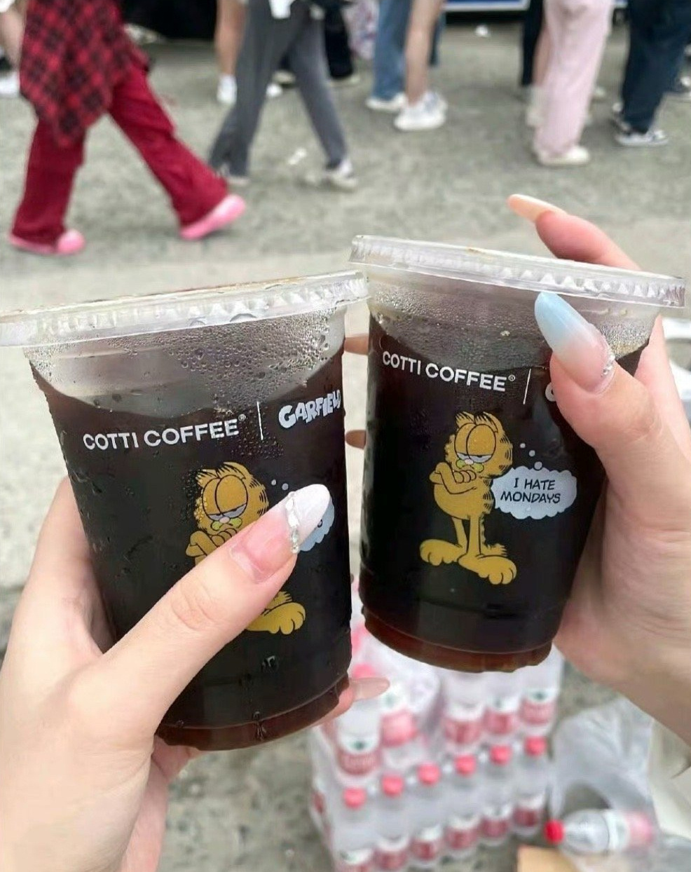 #田嘉瑞又逆应援了# 第一天就给安排上逆应援了，来自冷少的爱❤️请收好，田嘉瑞肩