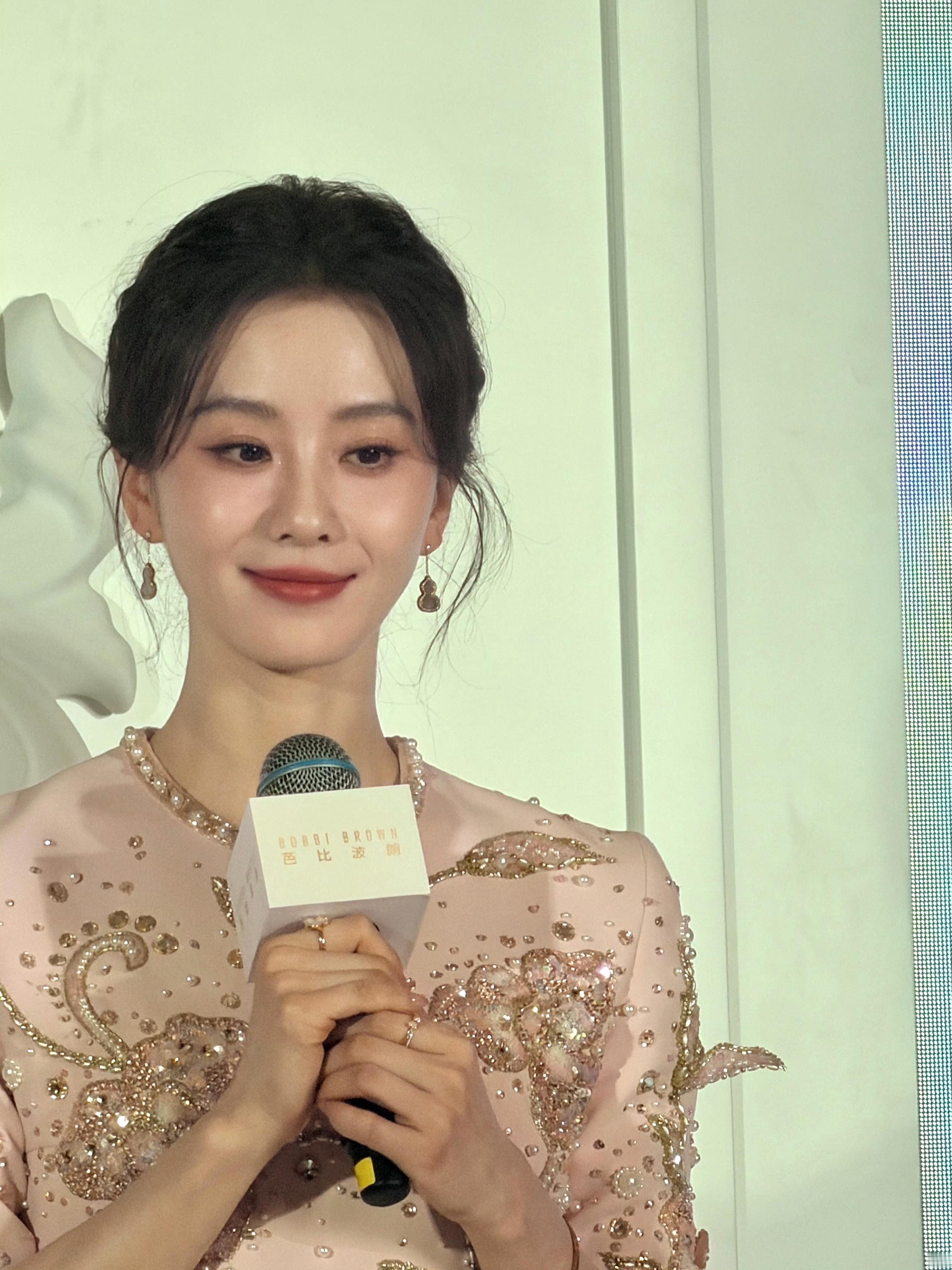 芭比波朗全球代言人刘诗诗，妆容造型赏析 