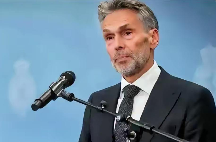 荷兰这次对中国的强硬，超出了外界想象！
 
在大多数人的印象中，荷兰是那个风车转