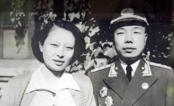 王新兰与肖华相守四十六载，经历生死别离后，为什么王新兰一直深感自责不已？
198