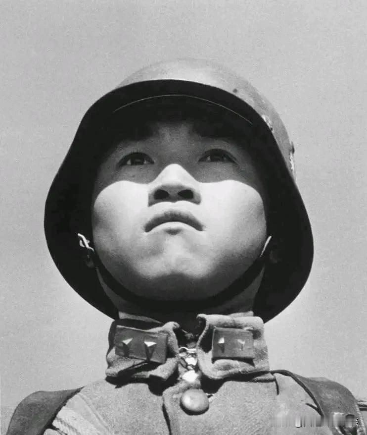 一张最有气质的国军士兵的照片

飒飒的中国军人 抗日戰爭老照片 伪军人 老照片，