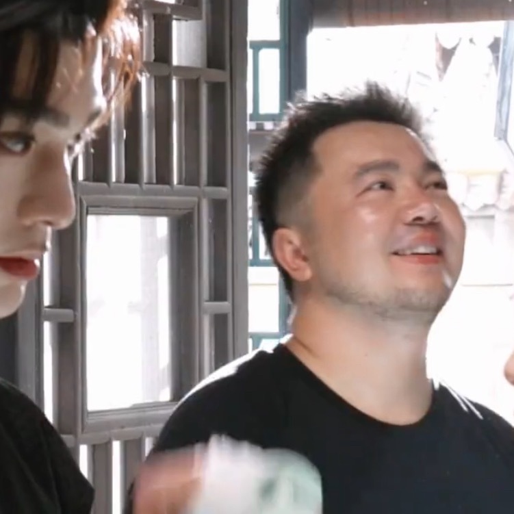 科科转着圈360度无死角欣赏我家赵凌的情感浓度中 