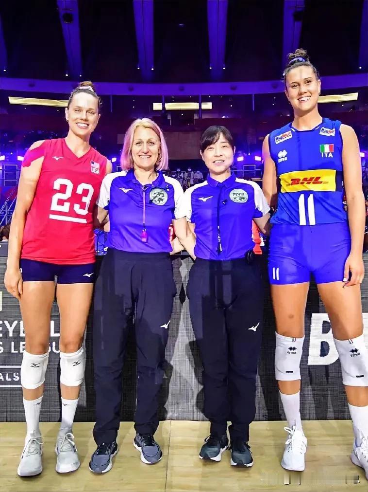 2024世界女排联赛最新🆕赛况:
6月21日
1/4决赛下半区
意大利女排直落