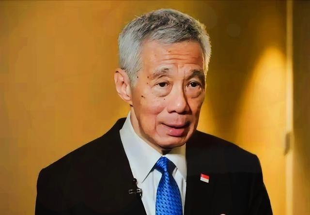 海南这招是真的狠，直接往新加坡的“肺管子”上戳。
海南洋浦港这几年发展势头猛得像