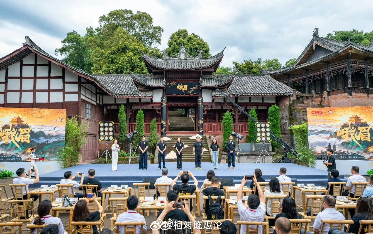 优酷古装剧《峨眉》5月底峨眉山开机主演：吴俊霆、章时安、刘琳客串：张凌赫、杨超越