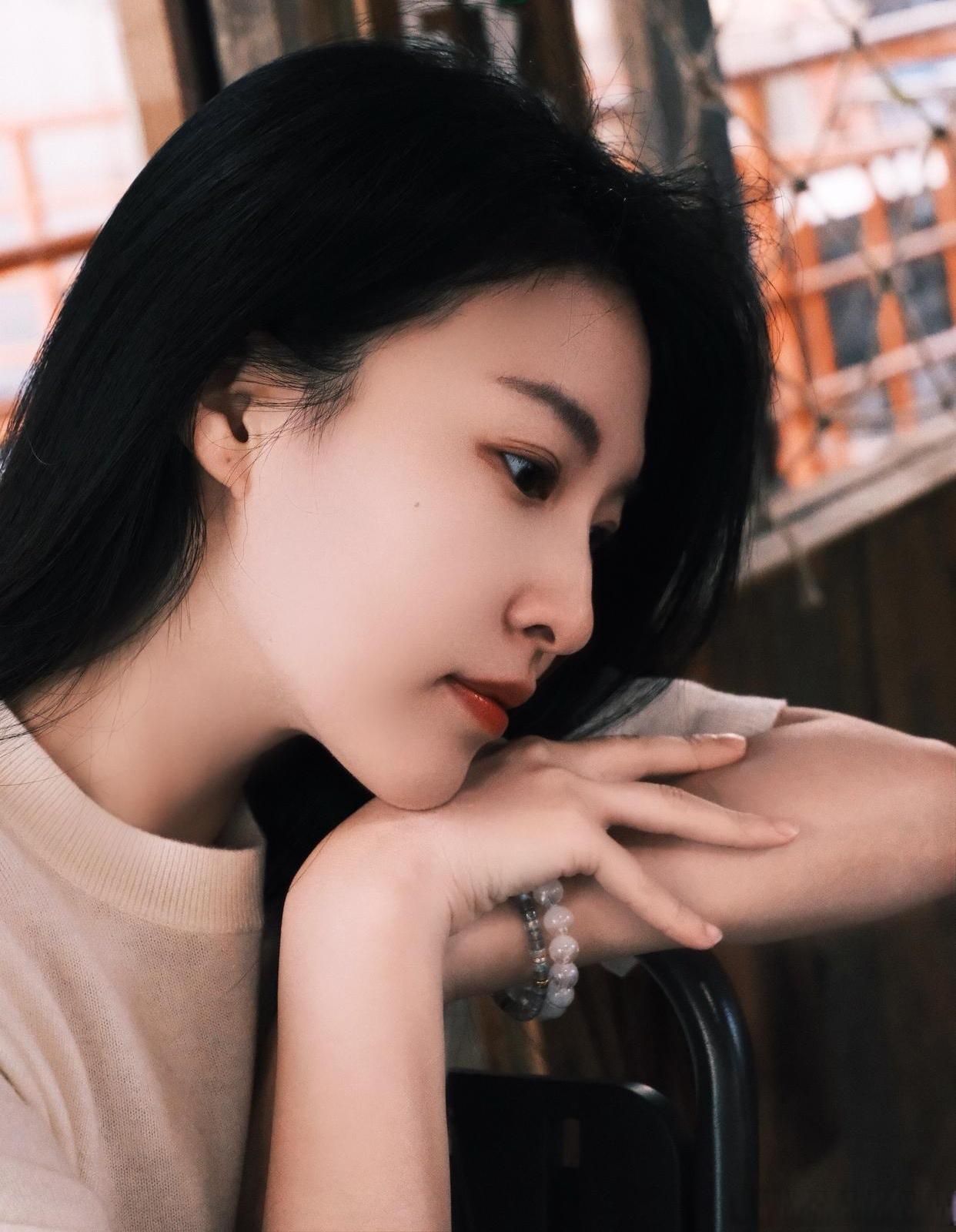 情到深处言难开！