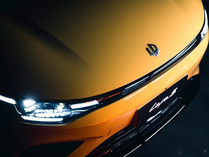 零跑 LaFa 5！这车一出来，我就觉得它简直是燃油车时代高尔夫 GTI 的电动