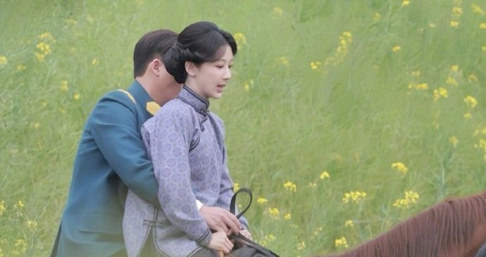 杨紫、欧豪玉兰花开君再来骑马路透，这感觉都不是一个辈份的了