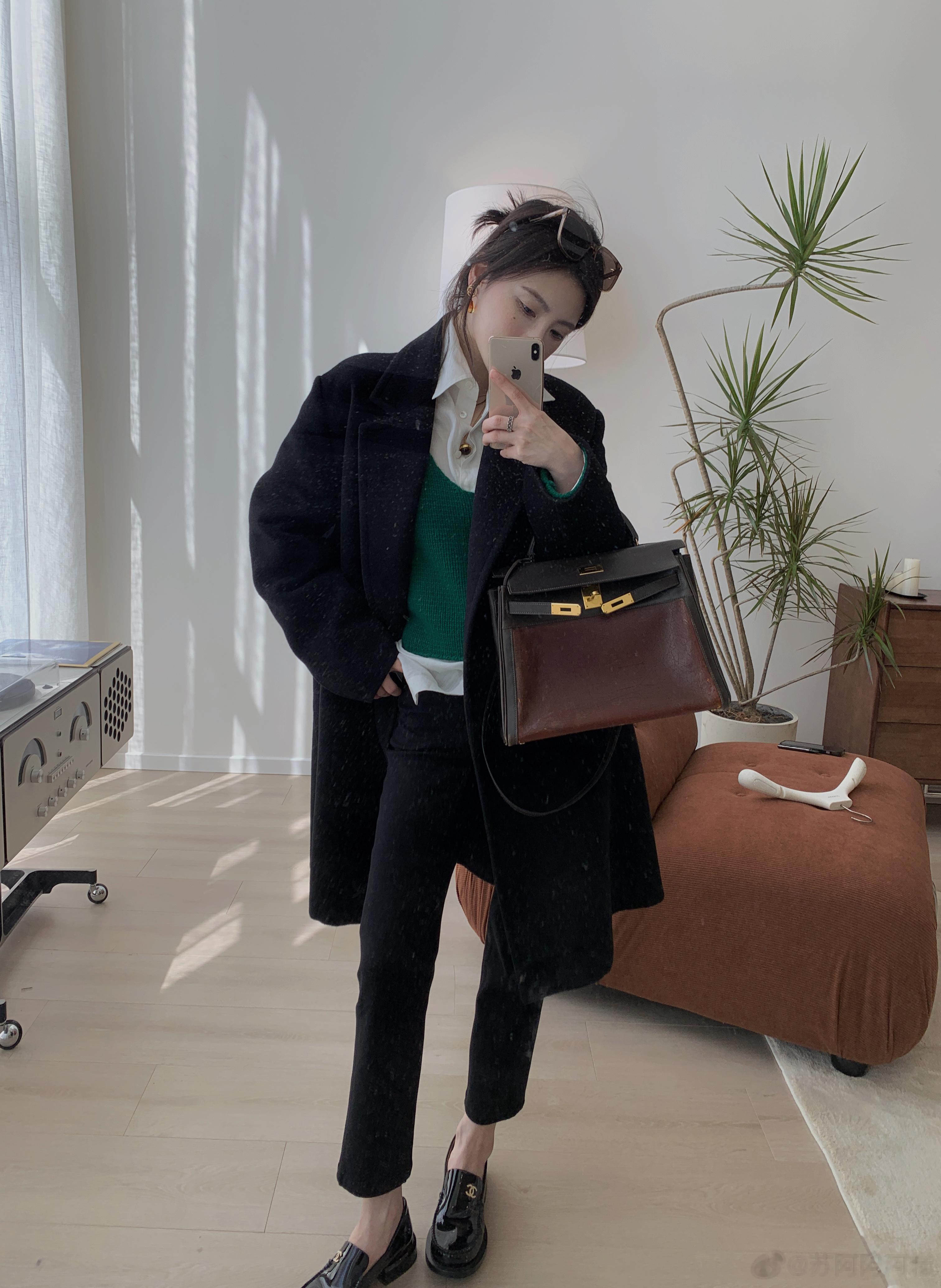 一组舒舒服服的clean fit但是又暗藏小设计[团圆兔]完全我的色调和风格🖤