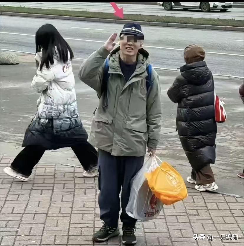 细思极恐！陈宇昕是什么时候学的日语？又是在哪里学的？

不是留俄期间才开始学日语
