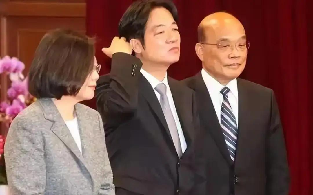 统一时机成熟的明晰信号！台湾大叔称大陆要“收拾”台湾太简单的三点思考。

最近网