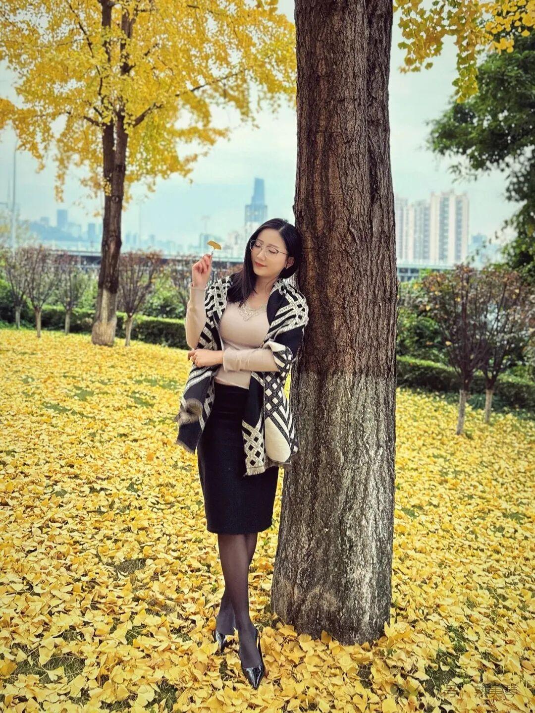 年少不知阿姨好