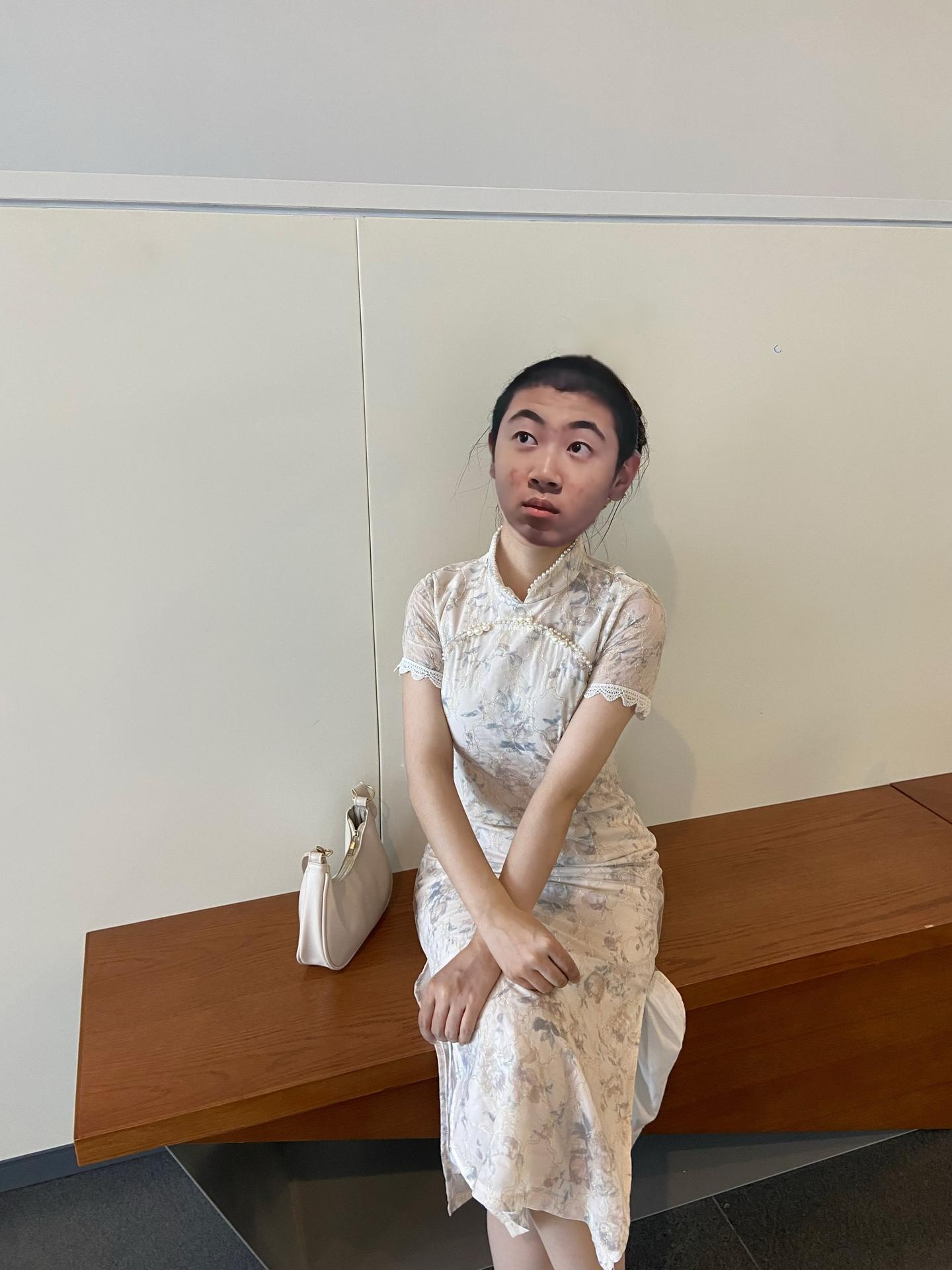 想跟我谈感情？你还是弹鸡蛋去吧