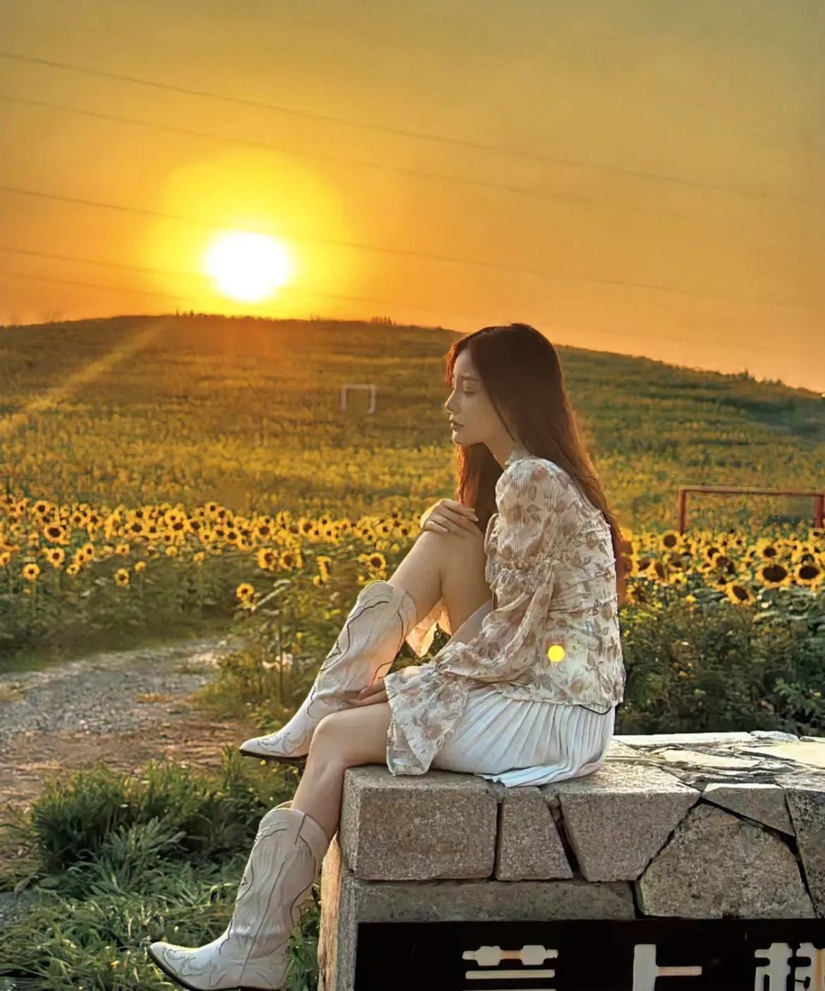 这两张是有点《七天爱上你》的#李小璐930生日快乐##李小璐私服[超话]##李小