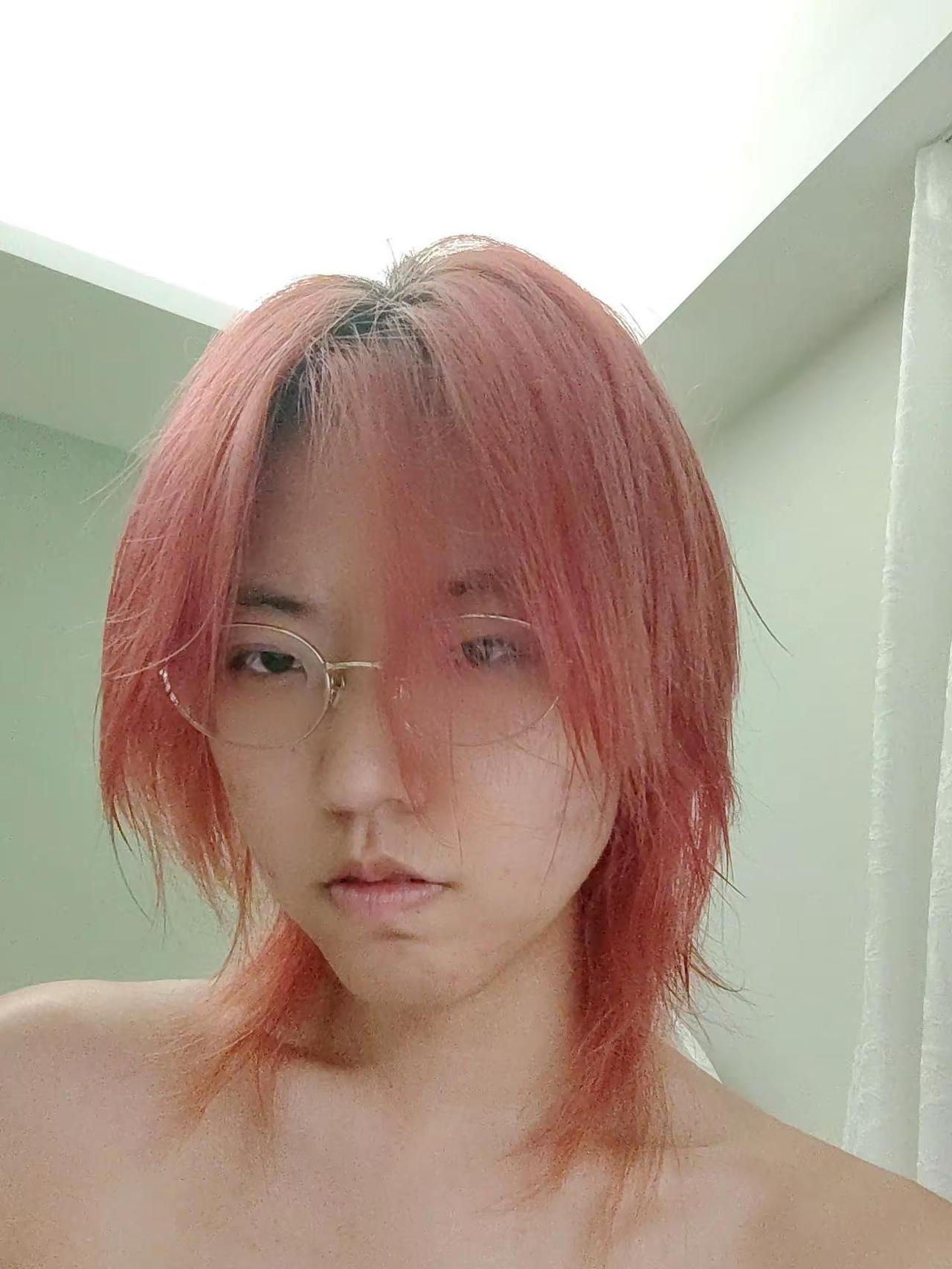 帅哥 我明明是红毛为什么成粉毛了