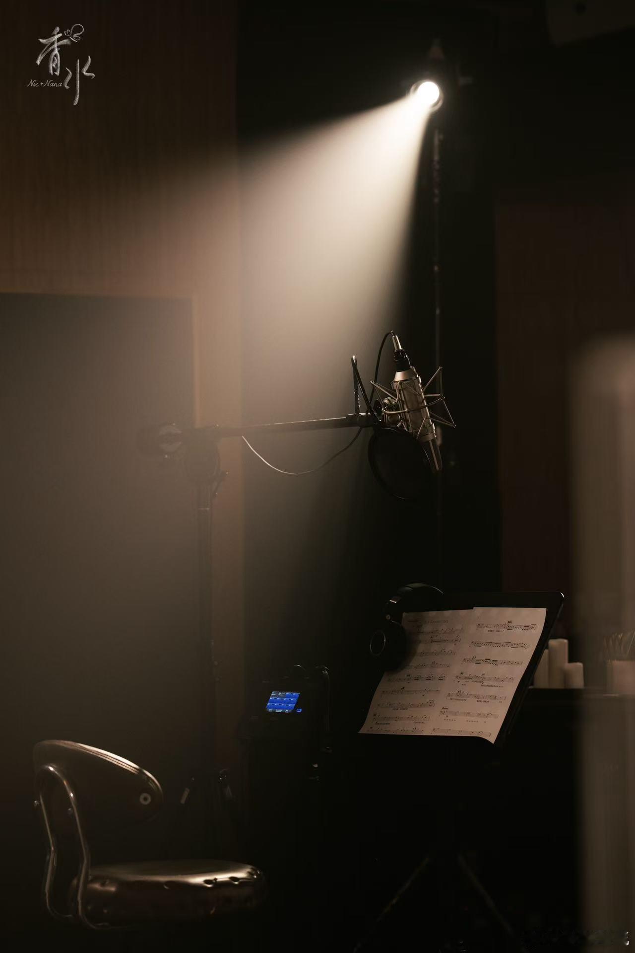 谢霆锋欧阳娜娜合作曲香水 谁的青春DNA动了？谢霆锋的《香水》要被重编啦，还是和