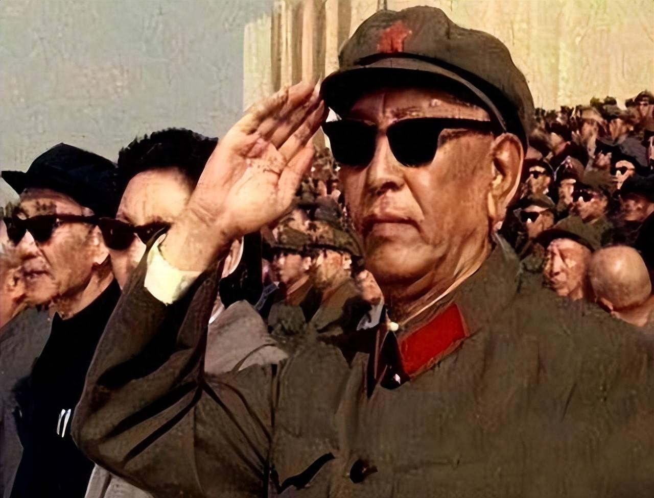 没授军衔的五位大人物，最后都官至何位了？

第五位：耿飚。提起耿飚这个名字，很多