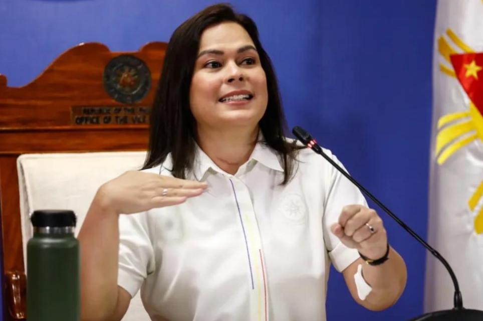 莎拉·杜特尔特这回，真是“稳坐宝座，笑到最后”！  
菲律宾最高法院一锤定音，弹