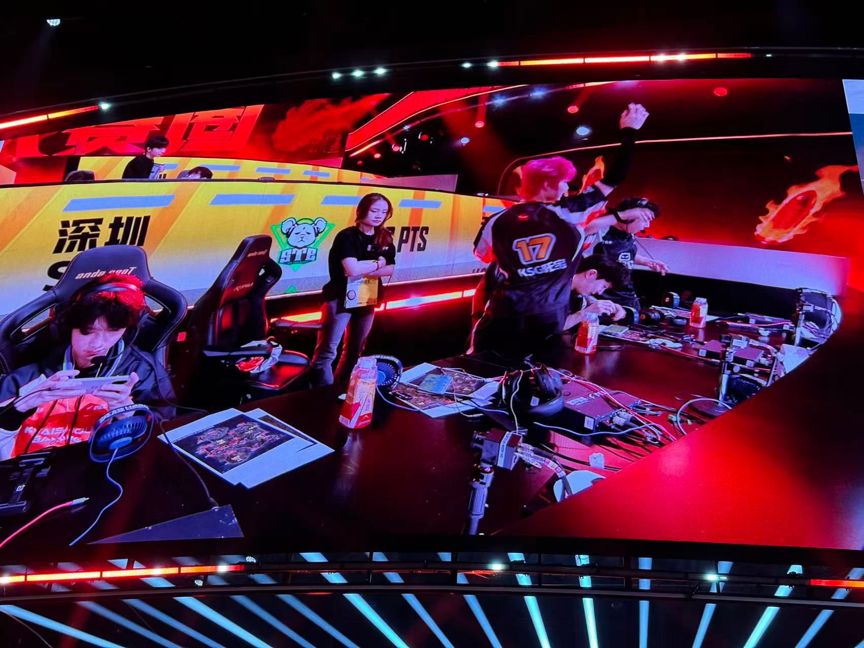 仙崽春决5淘汰MVP高光时刻如期而至，祝贺仙崽以五淘汰斩获MVP，赛场表现无可挑