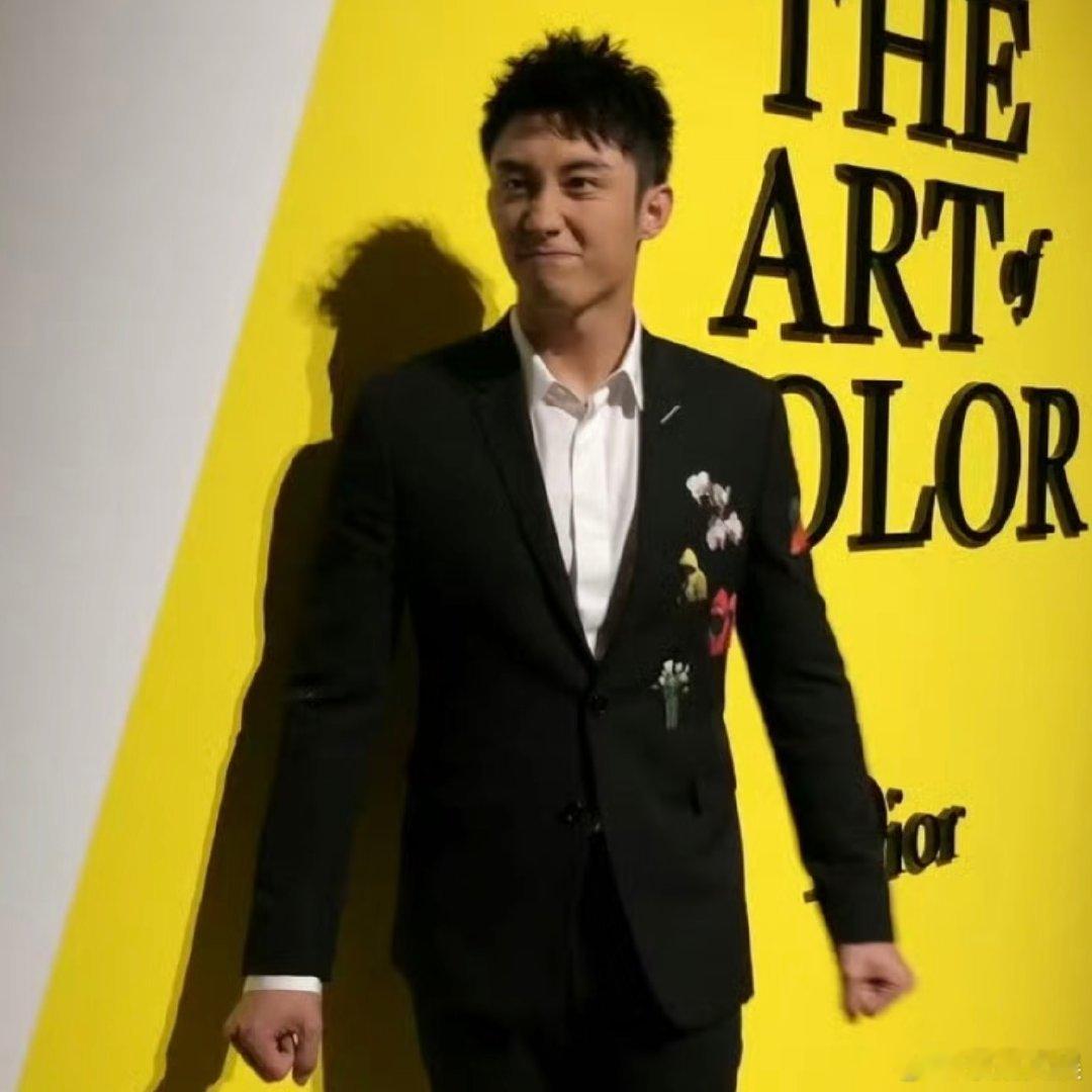 别让黄景瑜演傻子了 谁懂啊！黄景瑜演的张小满一咧嘴乐，我就跟着傻乐！187大个被