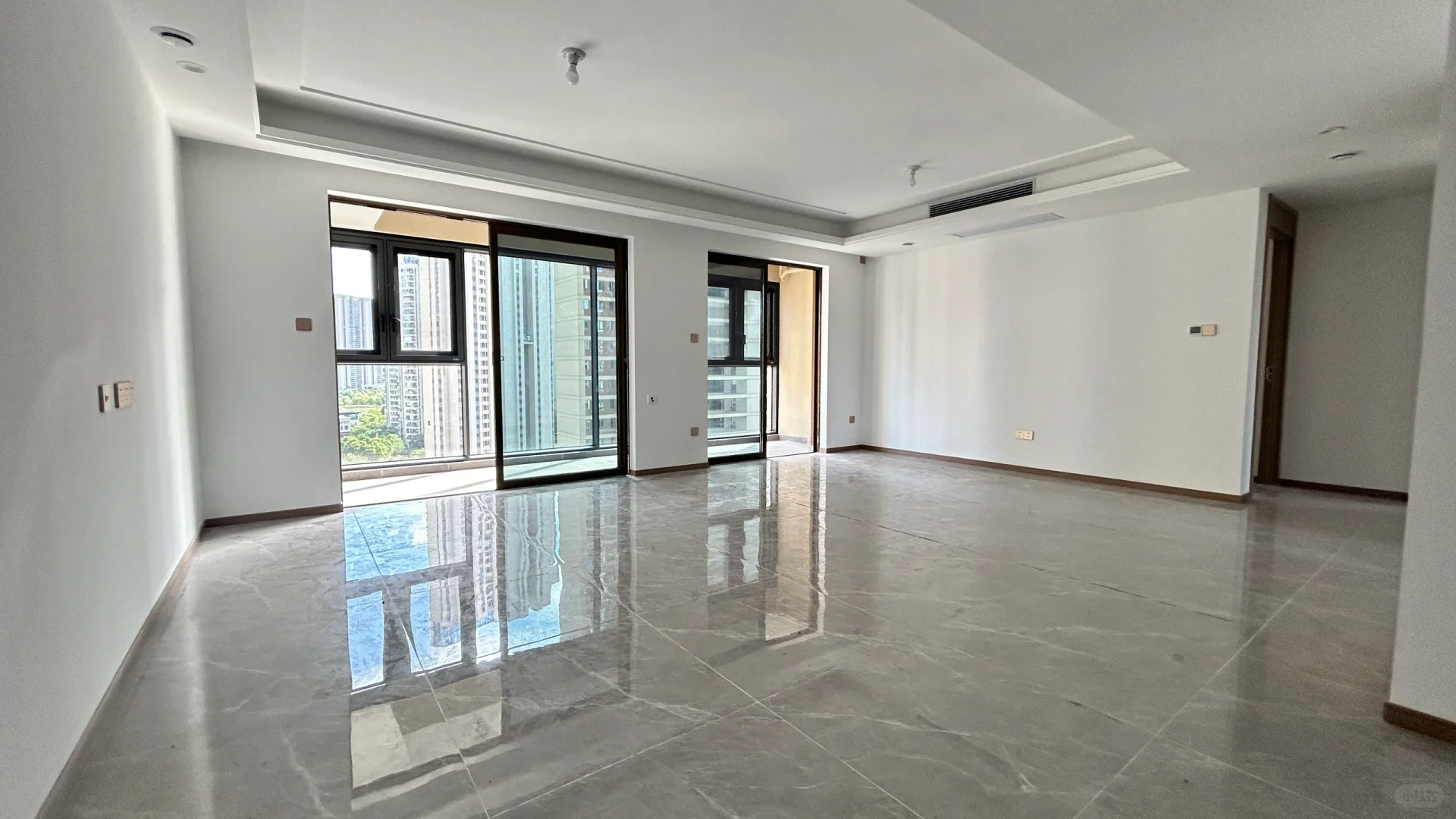 中国铁建御湖，横厅设计+地铁口+双名校🫡