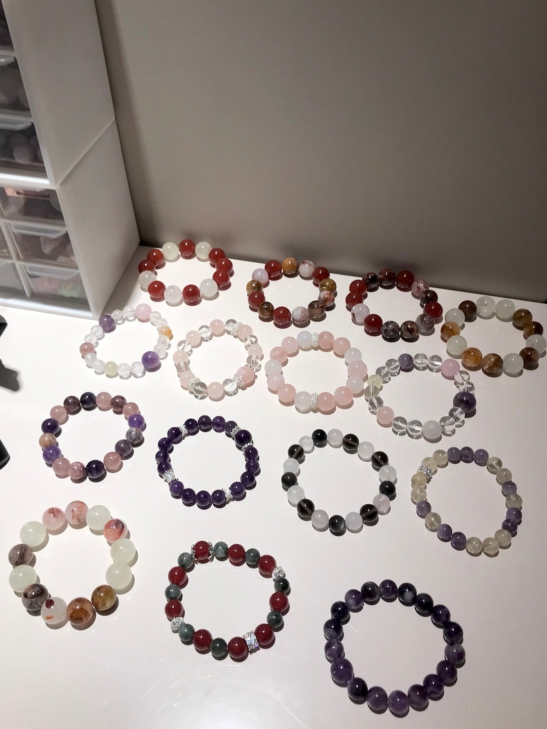 贝贝们我做了一些手串送给你们～当作是新年礼物🎁这条抽女生的 15条～男生我另开