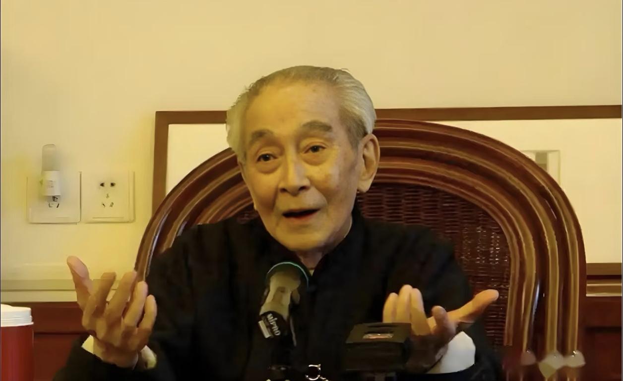 南怀瑾先生说：“神不守舍，念头纷飞，比体力劳动更耗神。”人要是整天胡思乱想、心神