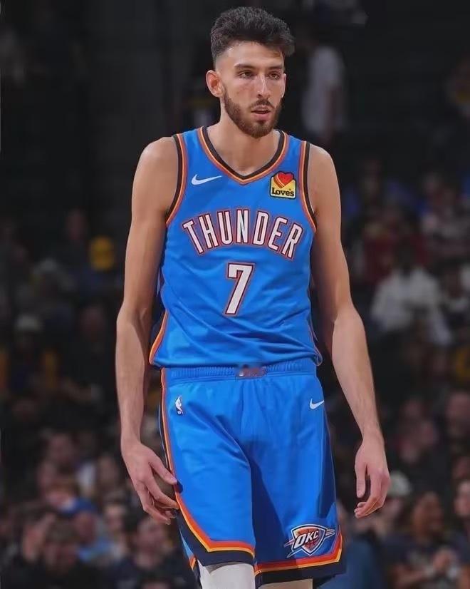 NBA雷霆连赢骑士和猛龙，迎来了3连胜1、主场战胜篮网（雷霆5人得分上双，麦凯恩