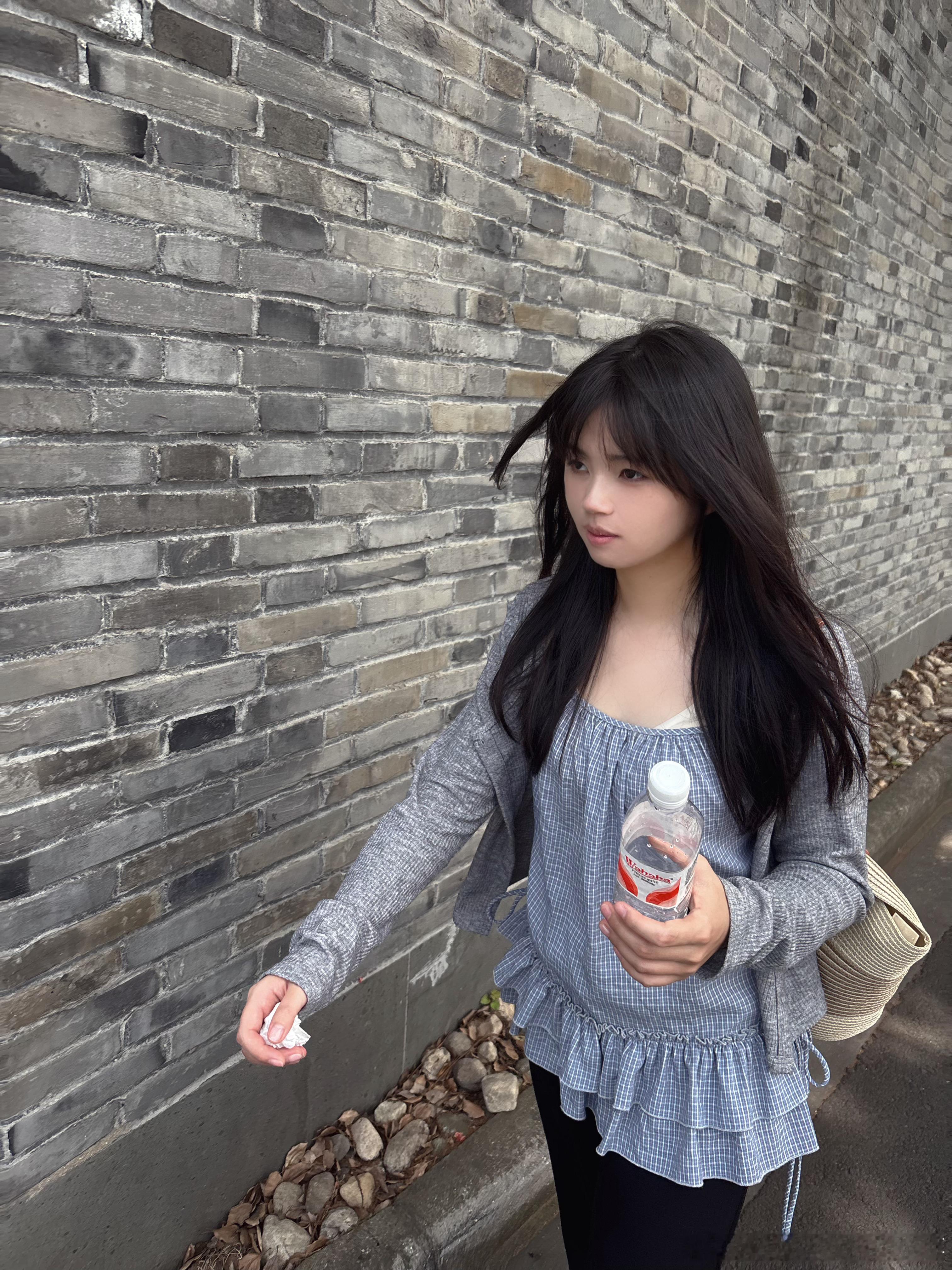 相册里的旧照片 发现这个时候的我发量还是很多的 剪头发之后反而没有这个感觉了🙊