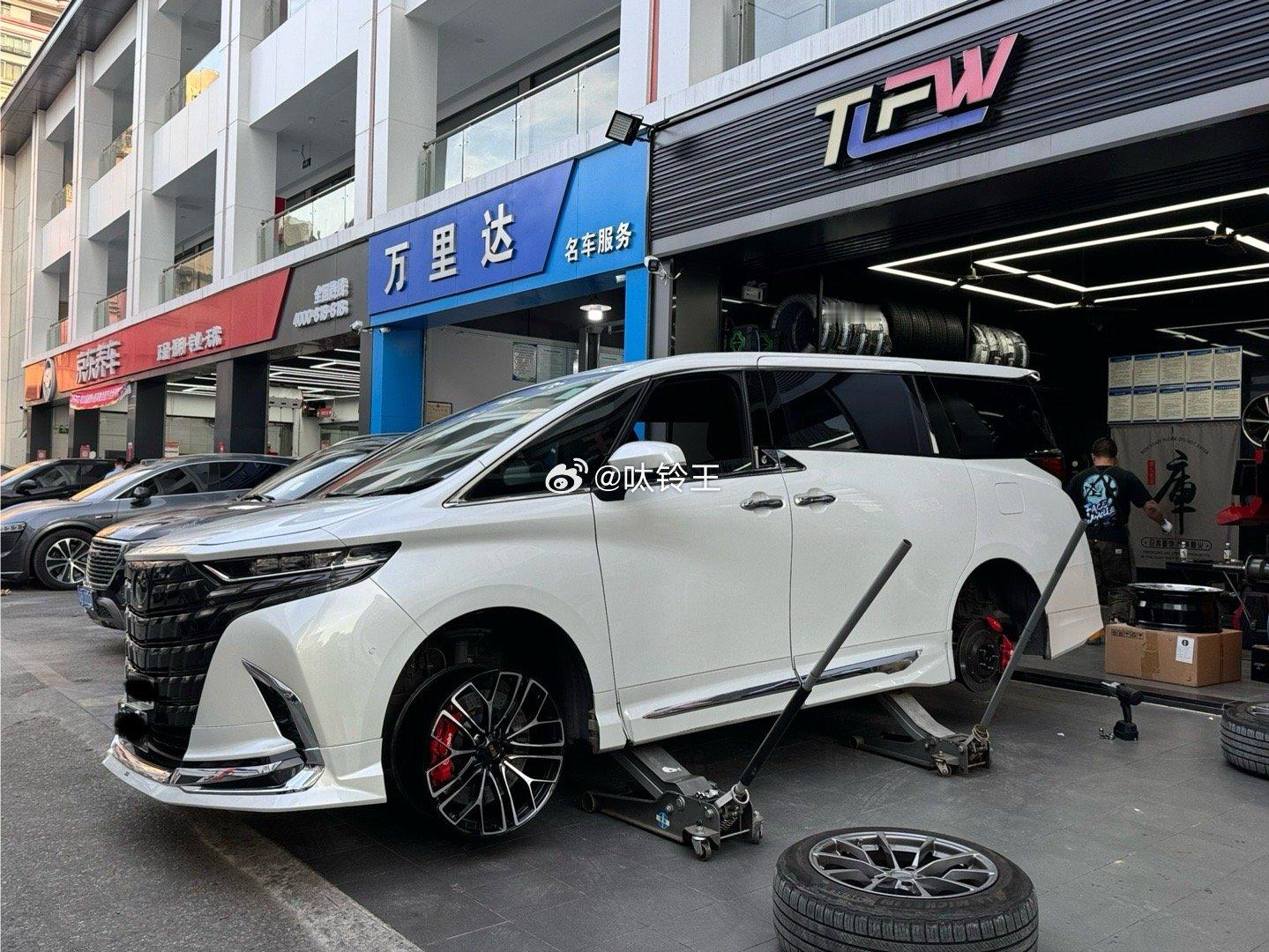 21寸的BBS REX 40系 非常靓仔啊 🤩 