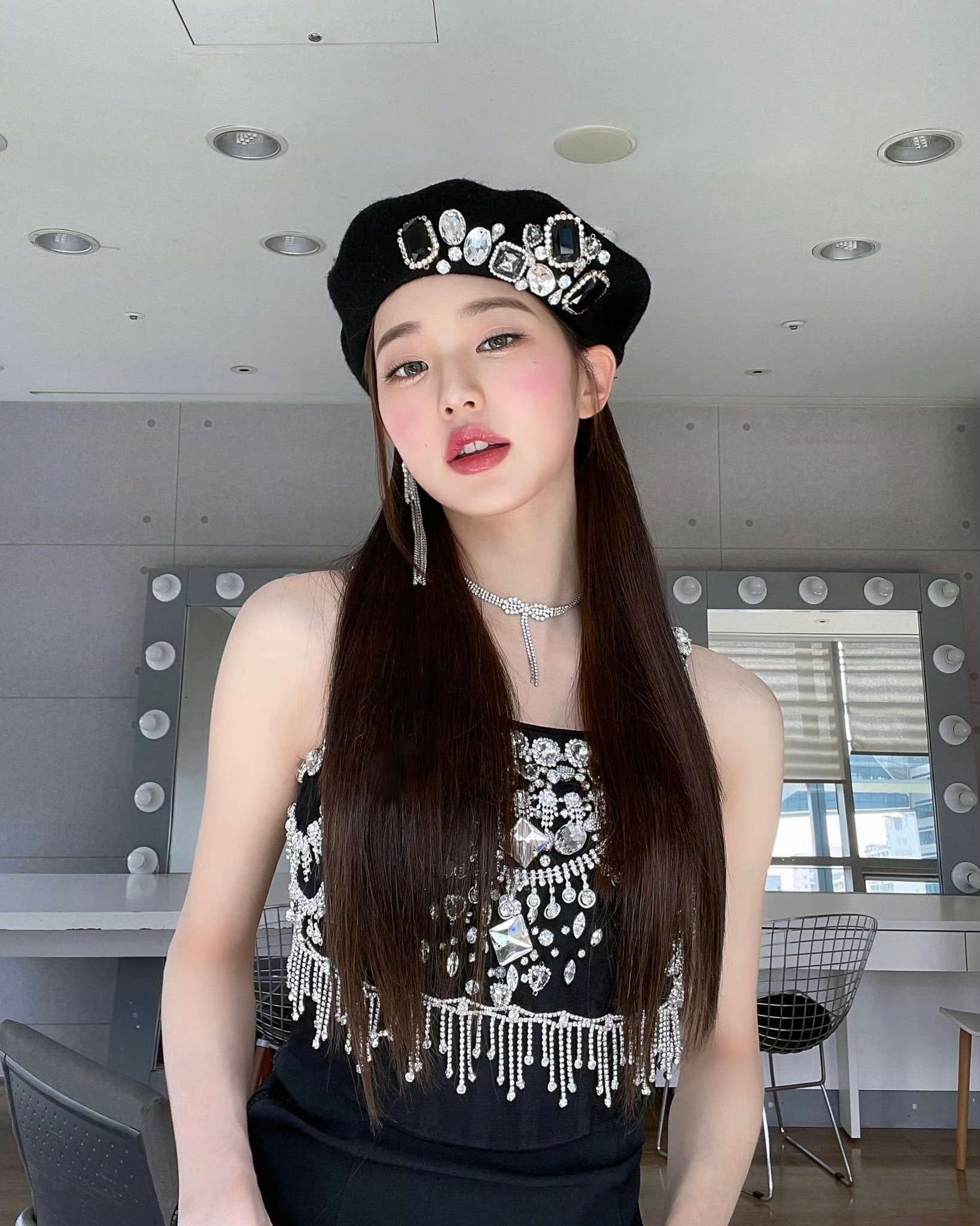 张元英张元英女五一 220615  IVE官推更新 