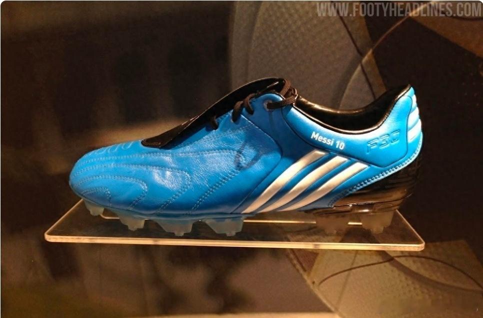 足球装备媒体Footyheadlines爆料：阿迪达斯将于2026年1月中旬，为