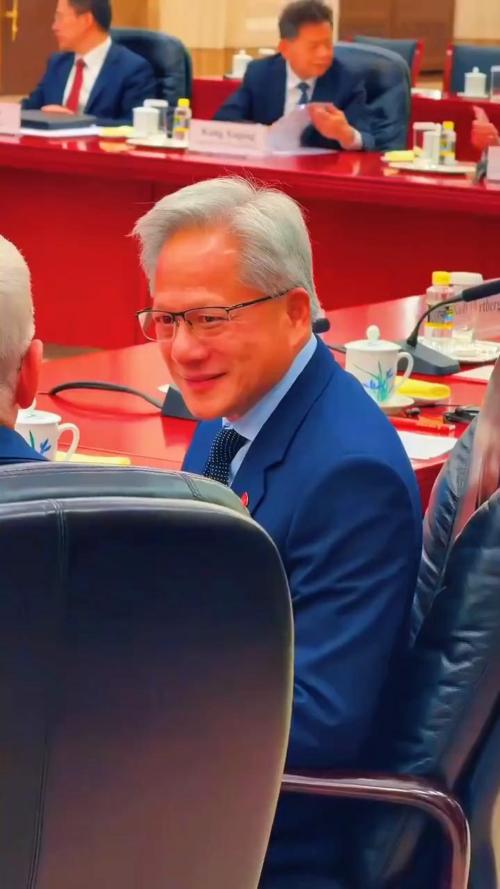 特斯拉创始人兼首席执行官埃隆·马斯克。
你好，很高兴见到你。特斯拉创始人兼首席执