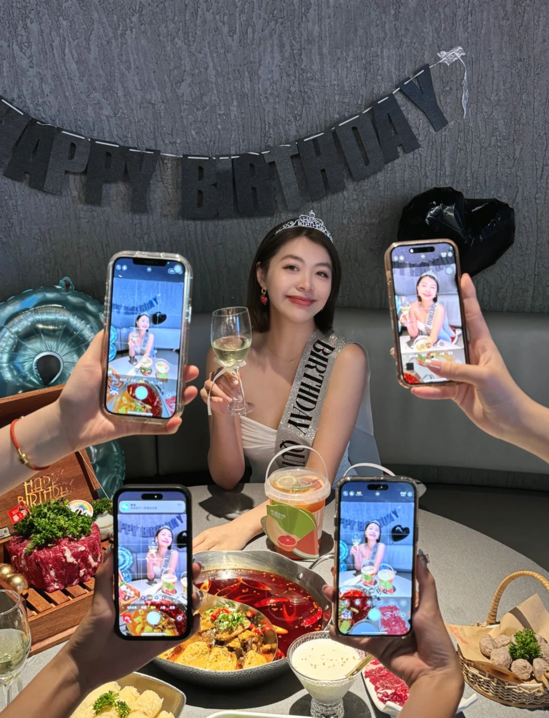 生日这样拍也太好看喽🎂🎈🤍