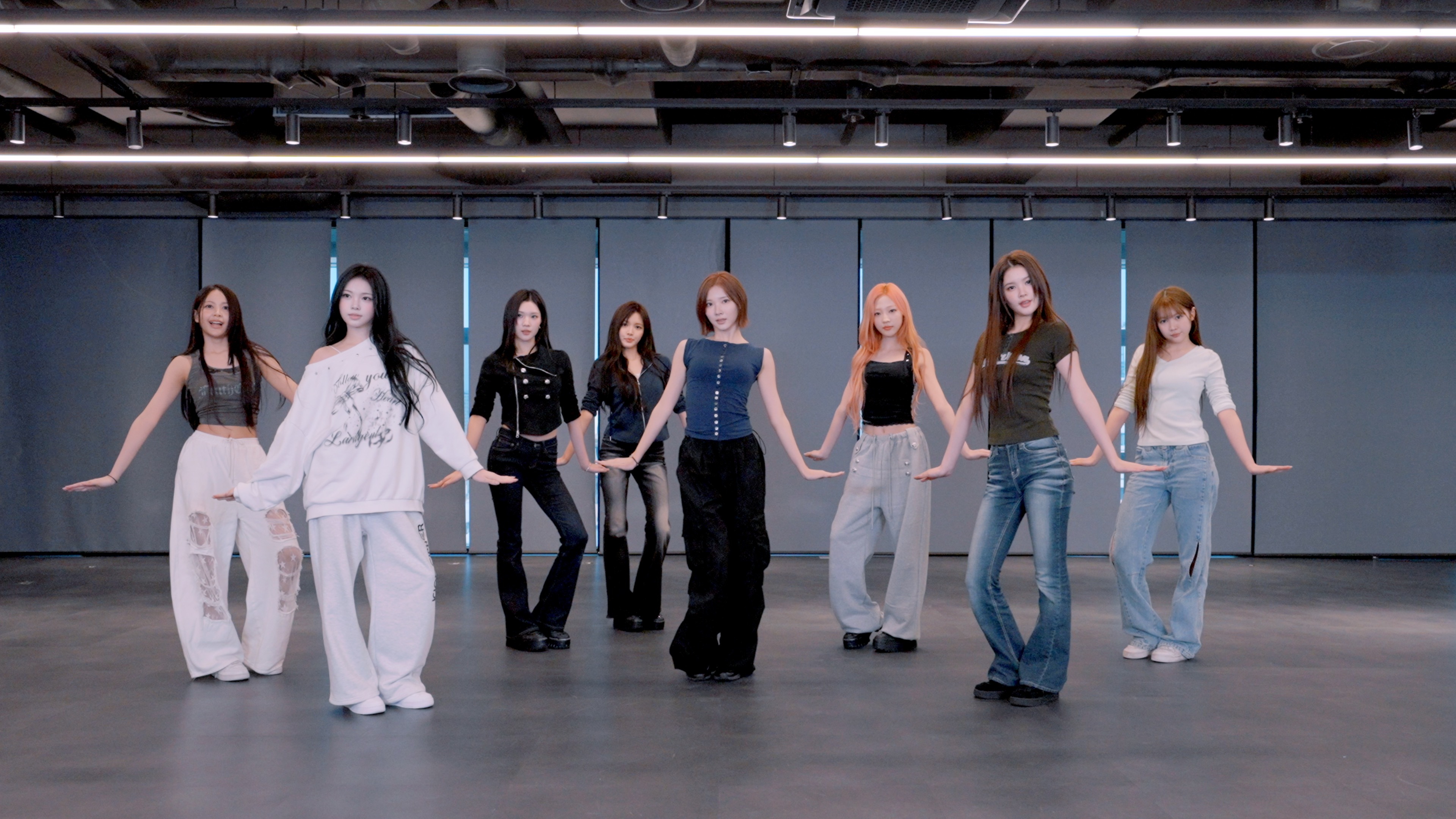 Hearts2Hearts《ICONIC HEART》Dance Practic
