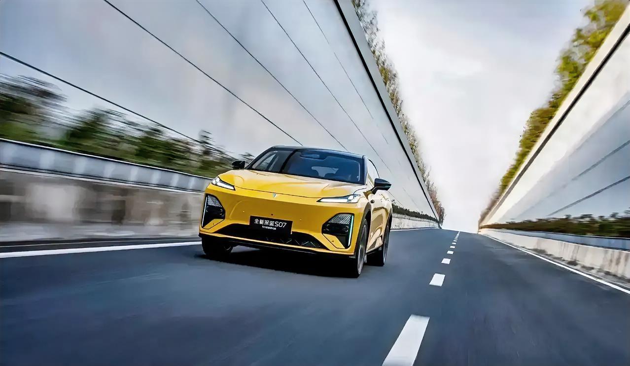 目前这就是赤裸裸的现实，我国汽车市场出现了奇特现象:
第一、美系车降价
第二、德